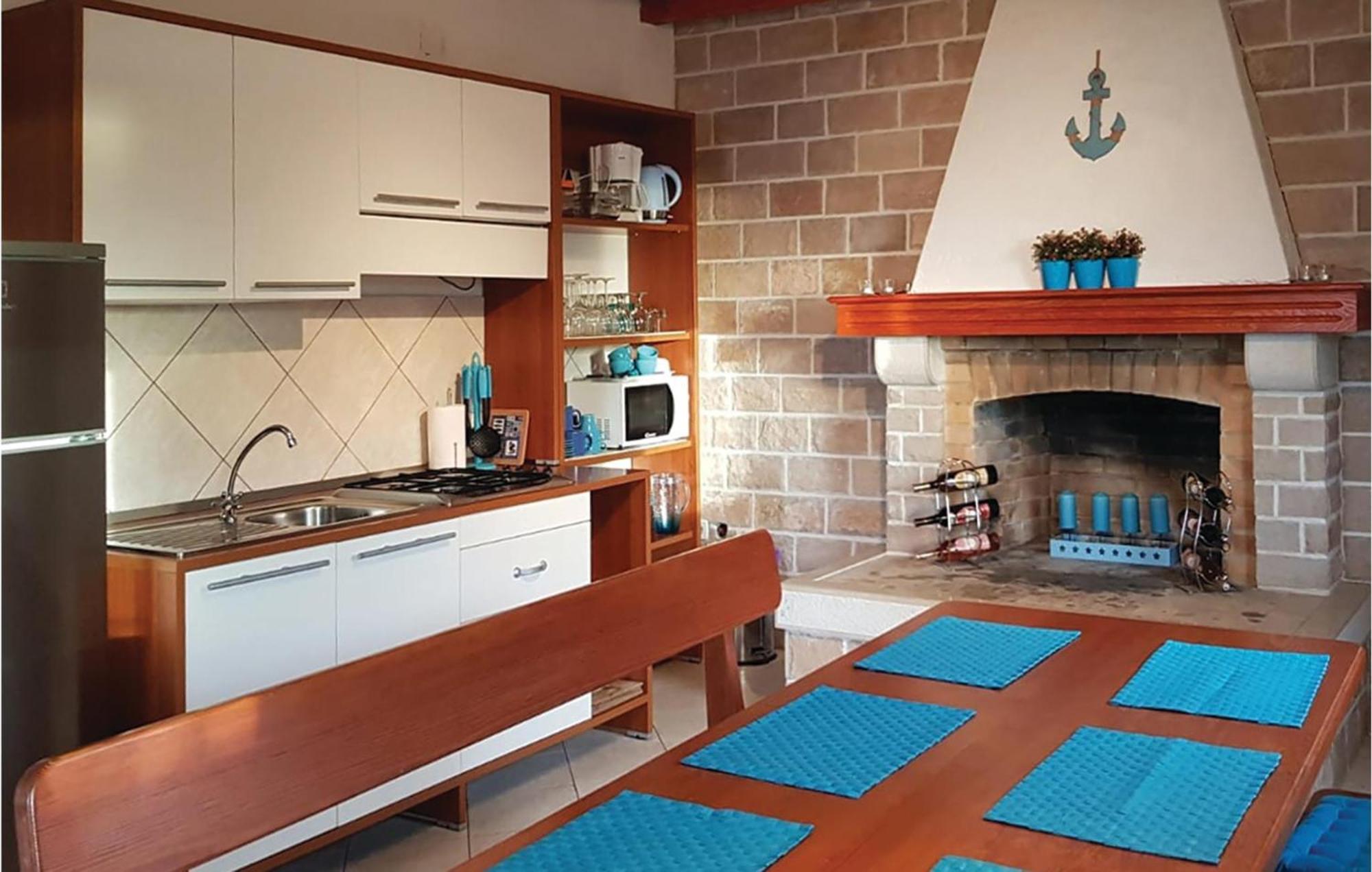 Pet Friendly Home In Postira With Wifi Exterior foto