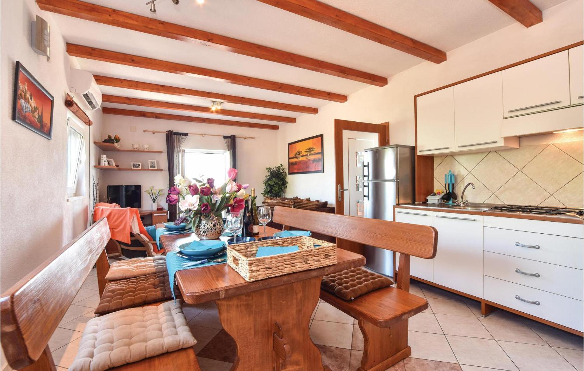 Pet Friendly Home In Postira With Wifi Exterior foto
