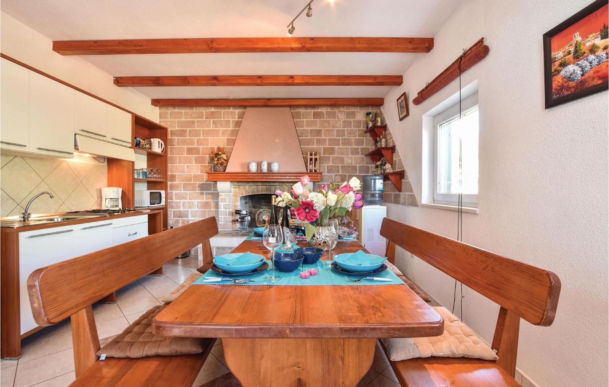 Pet Friendly Home In Postira With Wifi Exterior foto