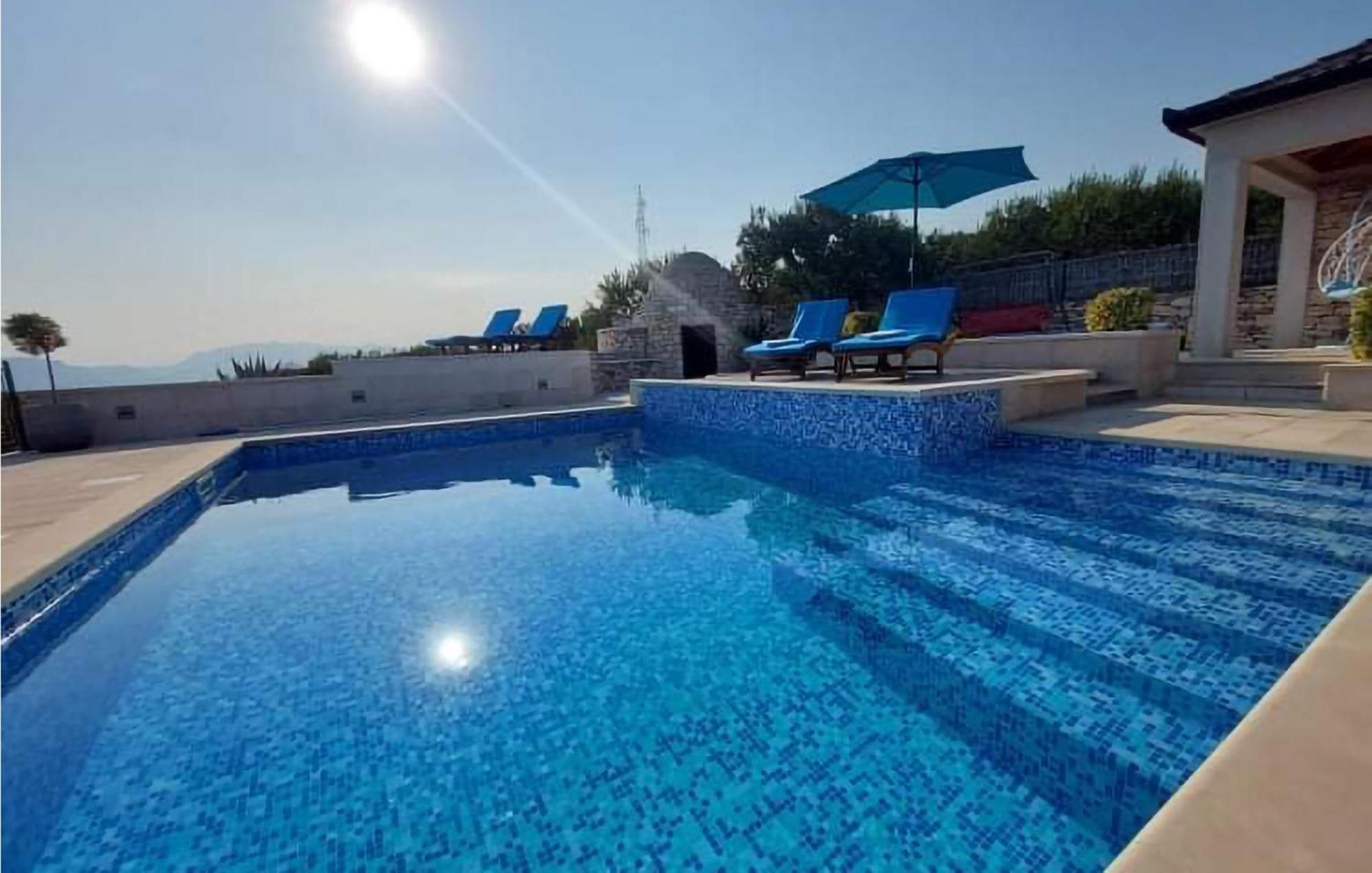 Pet Friendly Home In Postira With Wifi Exterior foto