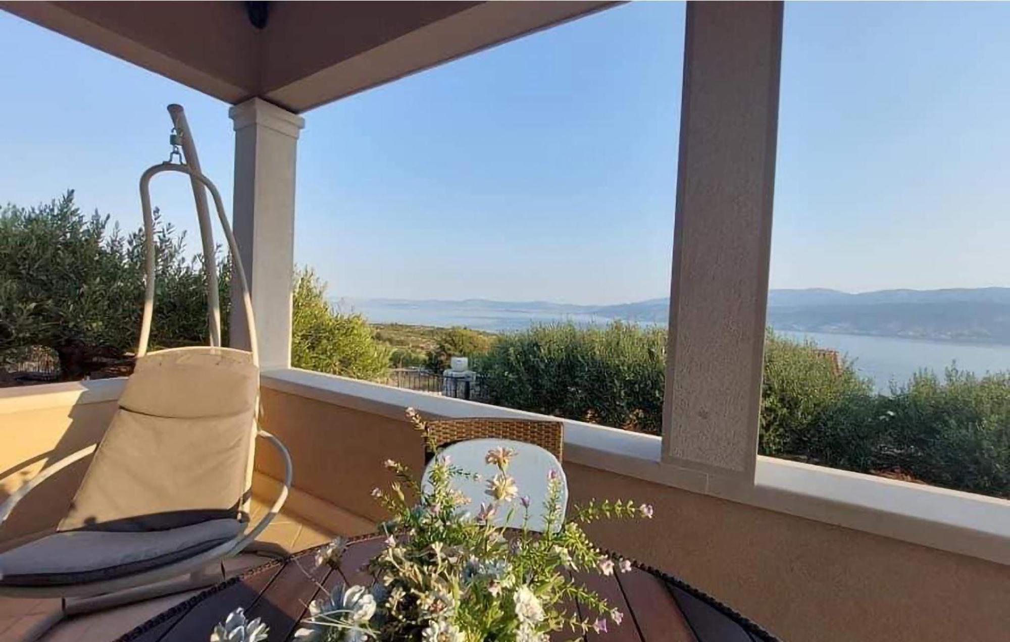 Pet Friendly Home In Postira With Wifi Exterior foto